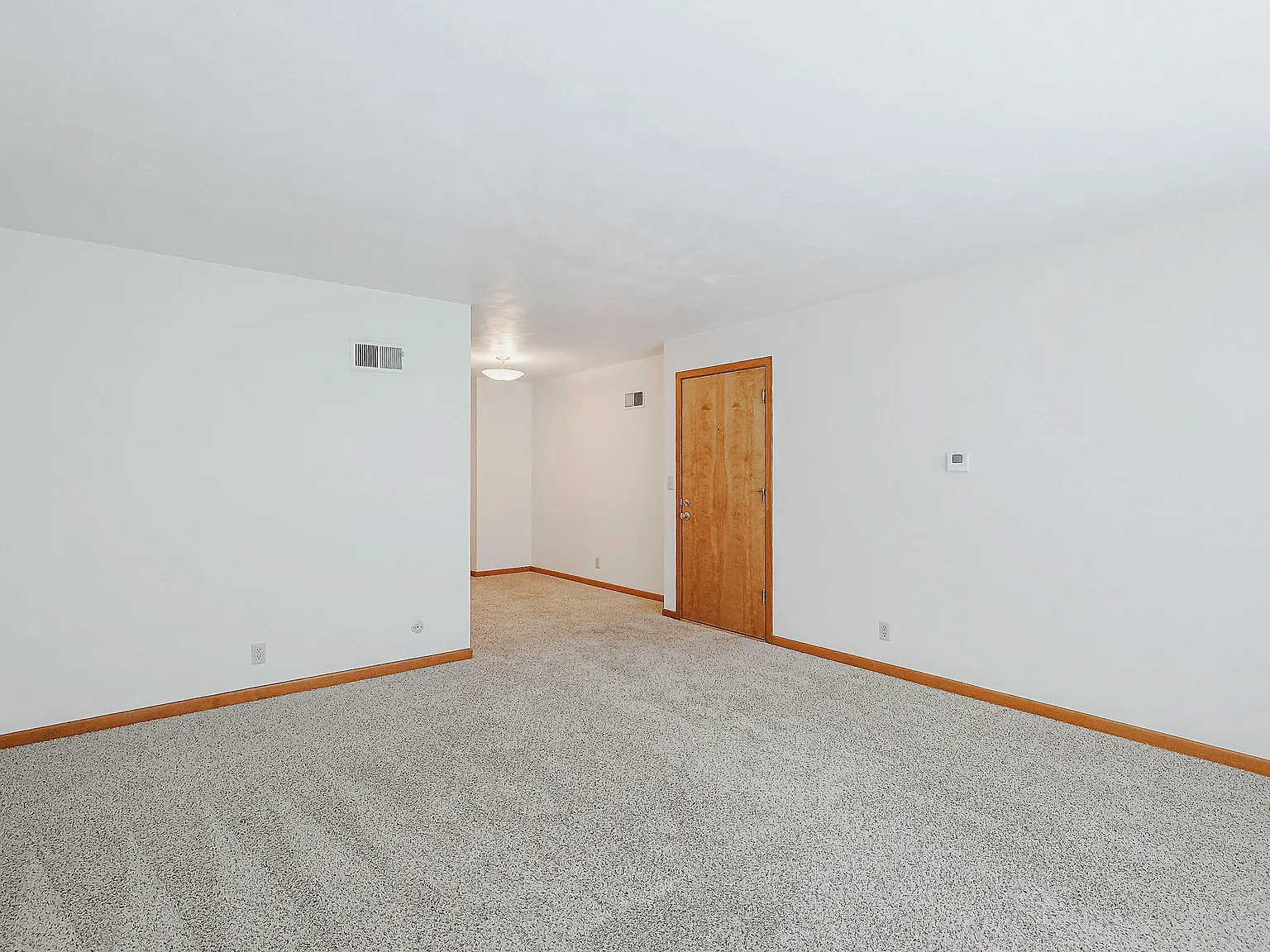 1 bed, 712 sqft, $699 — Photo 2