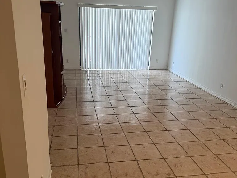 5415 Collins Ave #202A — Photo 15
