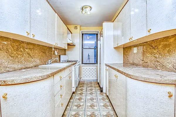 Sold by Maximillion Realty, Inc. | media 56