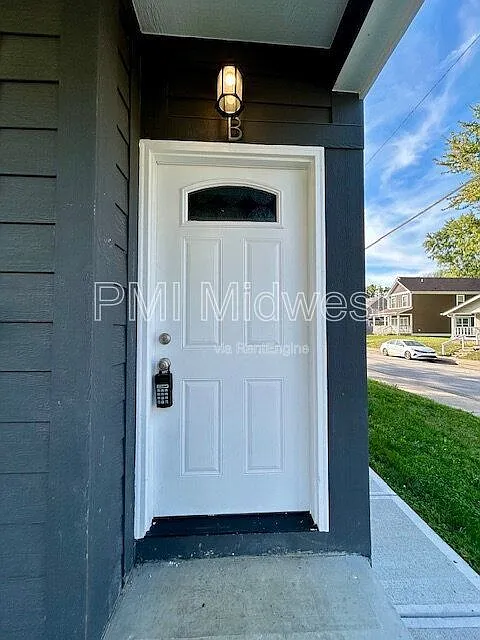 3 bed, 2.0 bath, 1250 sqft, $1,499 — Photo 2