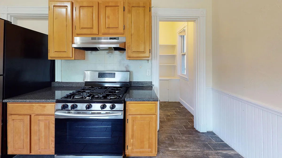 Building Photo - 24 Calumet St #1
