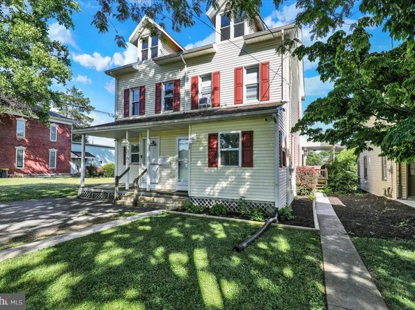 225 N Church St, Robesonia, PA 19551