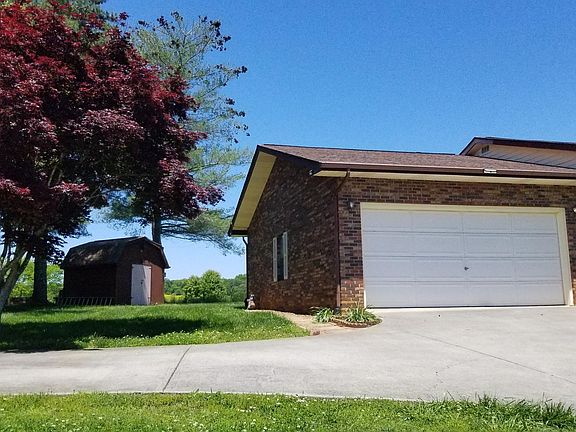 4th image of 224 Golden Rod Dr