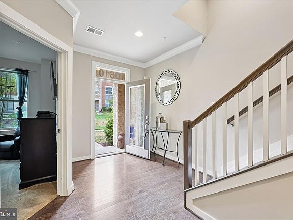 3rd image of 10610 Observatory Pl