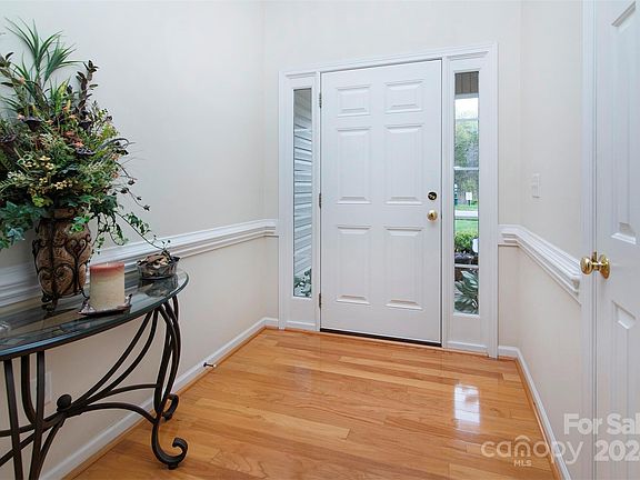 2nd image of 7165 Sedgebrook Dr W