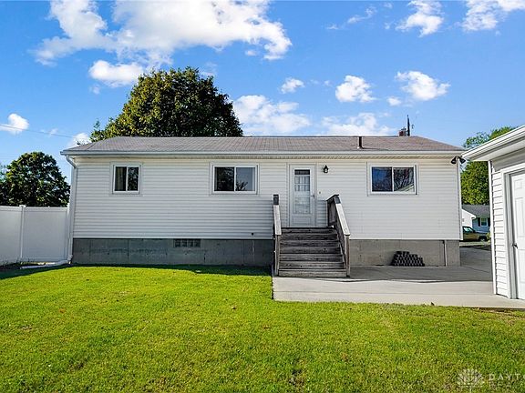 5th image of 125 Arnold Dr
