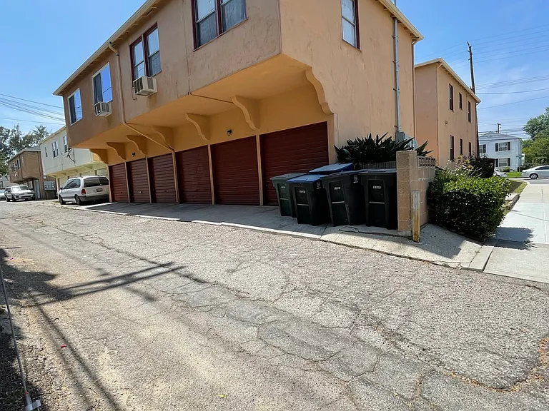 1500 W Alameda Ave #1/2 — Photo 9