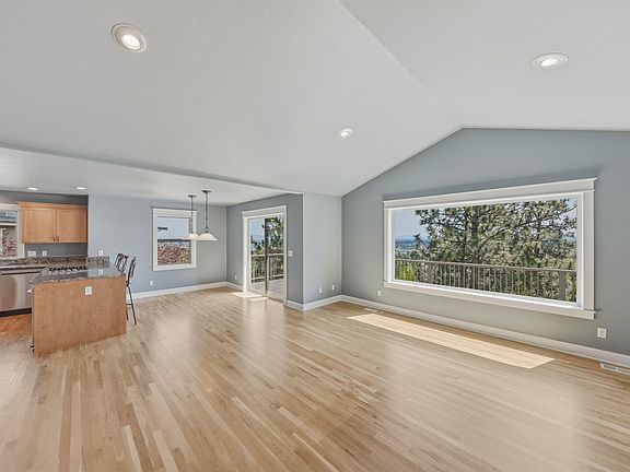 5th image of 2409 NW Hillpine Ct