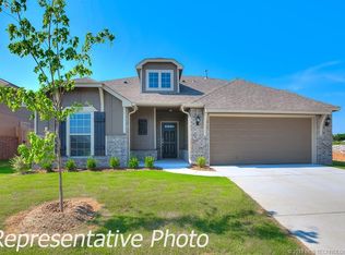 7400 S Indianwood Ave, Broken Arrow, OK 74011
