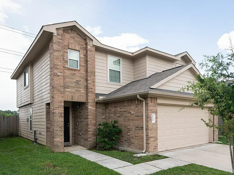 12046 Munich Dr — Photo 3