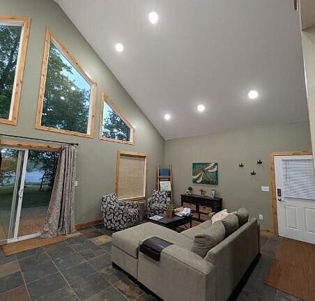 2nd image of 19770 Hideaway Cove Dr SE