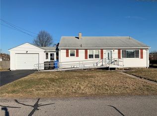 7 Murphy Cir, Middletown, RI 02842