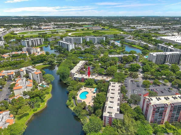 2212 S Cypress Bend Drive #102, Pompano Beach, FL 33069