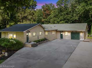 19850 Merriman Ct, Livonia, MI 48152