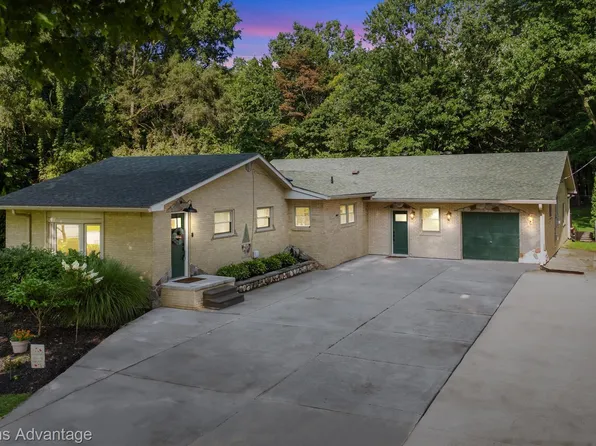 19850 Merriman Ct, Livonia, MI 48152