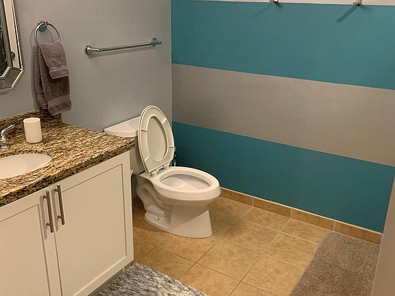 3rd image of 204 Park Blvd #804