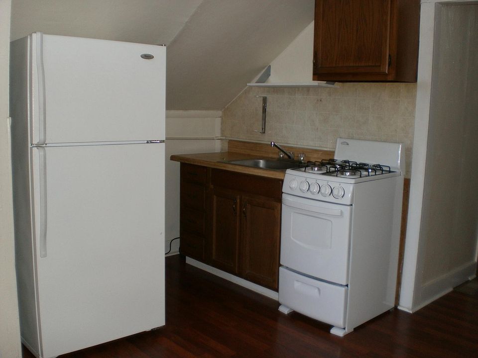 2nd image of 402 Elkton Rd APT 3