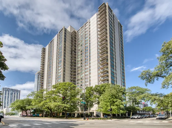 1255 N Sandburg Ter Unit 1211E, Chicago, IL 60610