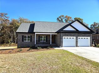 124 Glen Brooke Ln, King, -- 27021