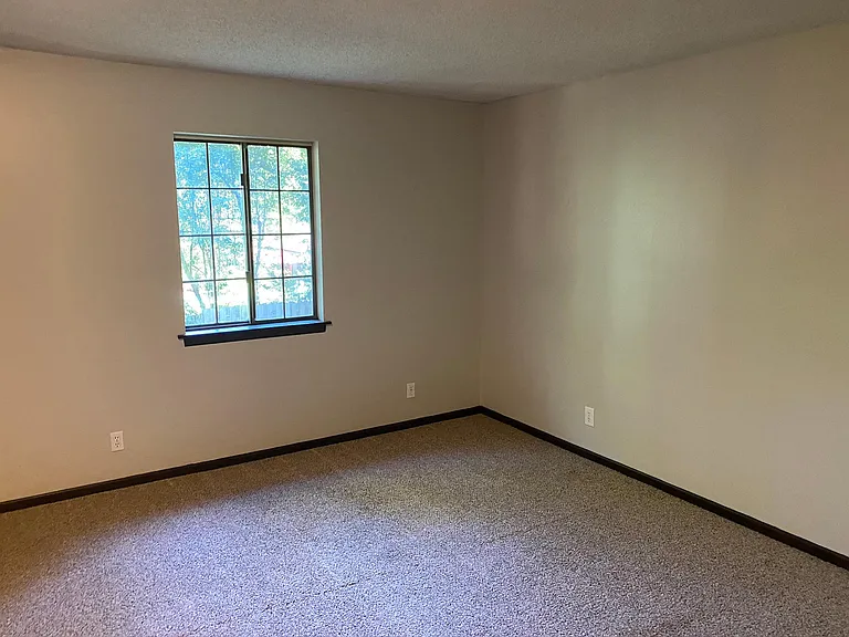 Bedroom 2 - Main Floor