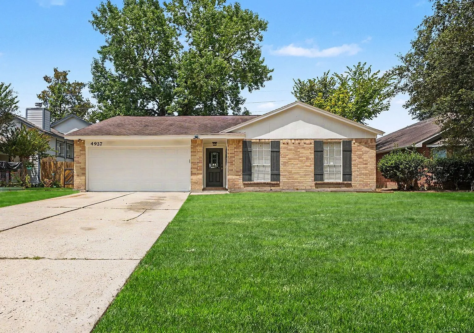 4 Bedroom/2 Bath/1 Story in the established Birnam Wood Subdivision — Photo 2