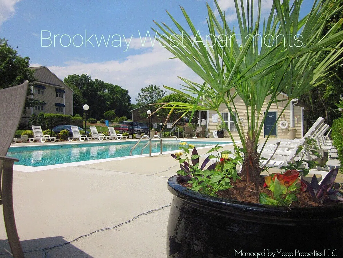 Building Photo - Brookway West