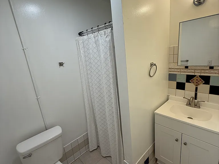 100 E Tarpon Ave #4 — Photo 8