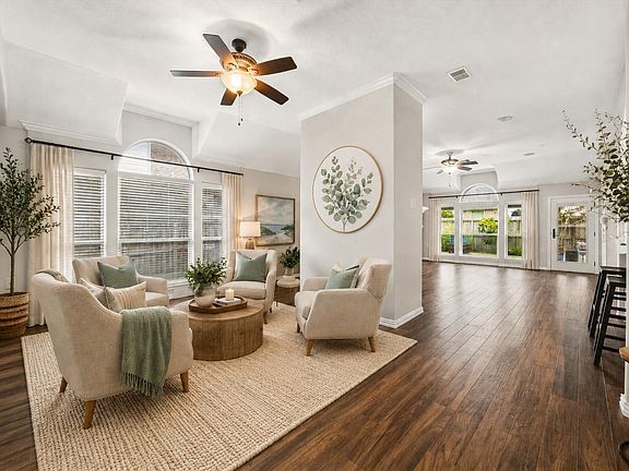 5th image of 140 Greenridge Cir