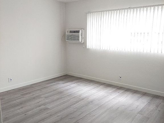 5th image of 2239 N Catalina St APT 3
