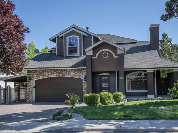 2711 NE Yellow Ribbon Dr, Bend, OR 97701