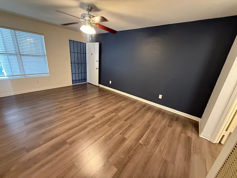 1032-1036 S Normandie Ave #5 — Photo 16
