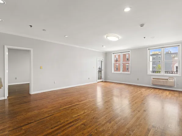 518 Monroe Street image 1 of 16