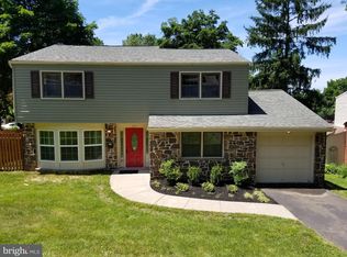 2204 Oakwyn Rd, Lafayette Hill, PA 19444