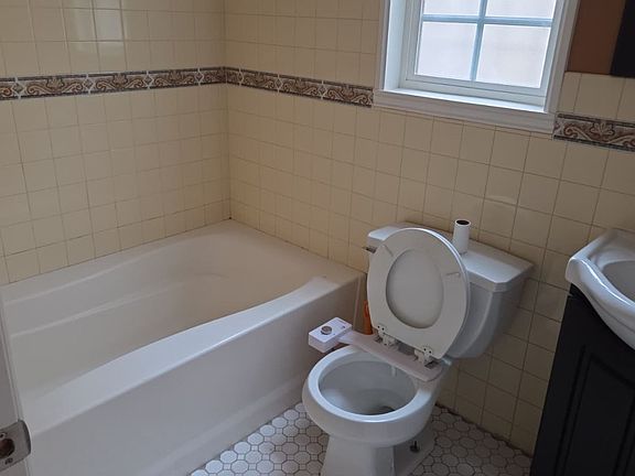 5th image of 5933 Willoughby Ave