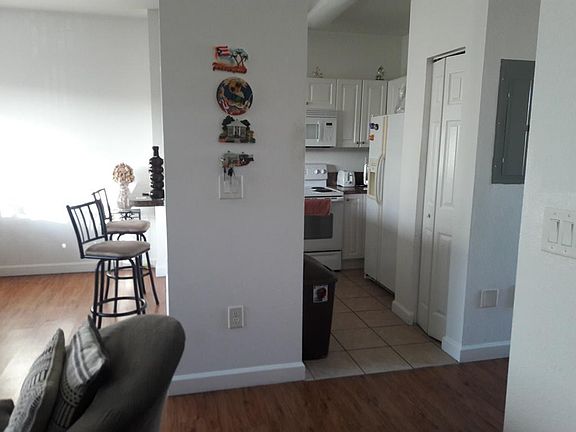 4th image of 3375 NE 15th Dr Unit 201