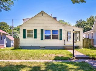 926 12th St NE, Cedar Rapids, IA 52402