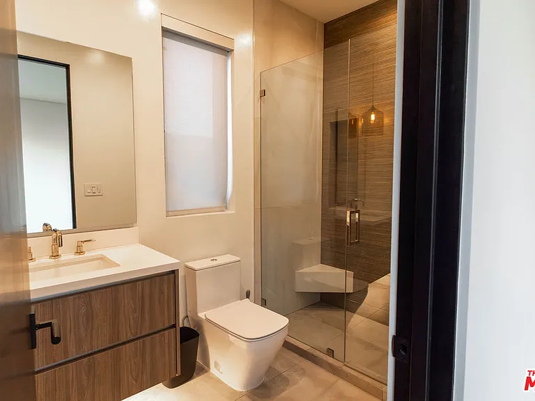 829 N Ogden Dr — Photo 35
