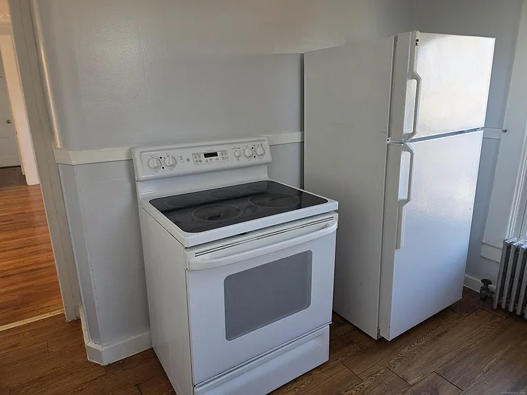 147 Pearl St #2 — Photo 6