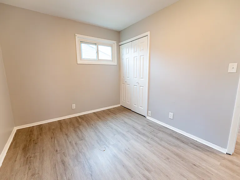 23072 Lauren Ave — Photo 18