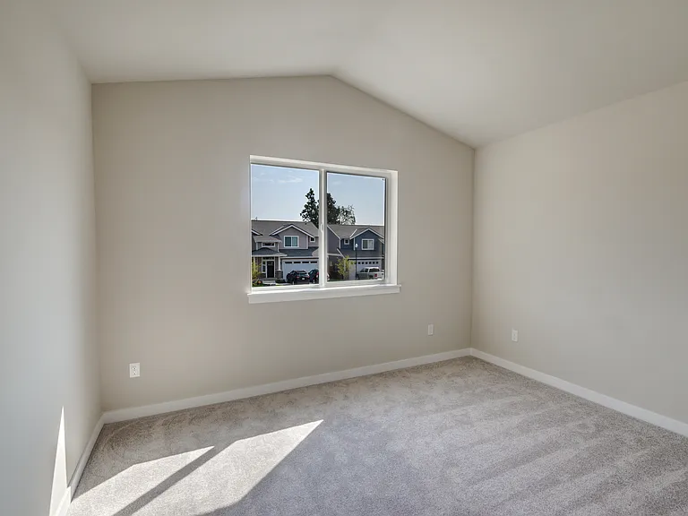 8813 S L St — Photo 10