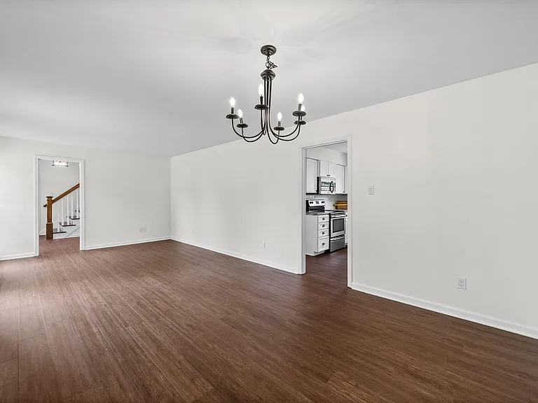 132 Windsor Dr — Photo 9