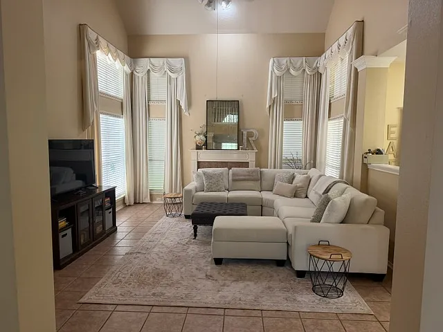 121 Ozuna Dr — Photo 3