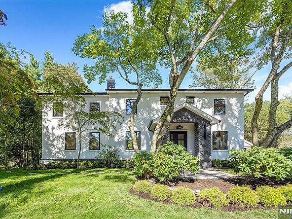 2nd image of 125 Hudson Avenue