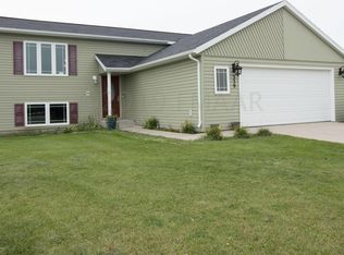 339 Maple Pointe Blvd, Mapleton, ND 58059