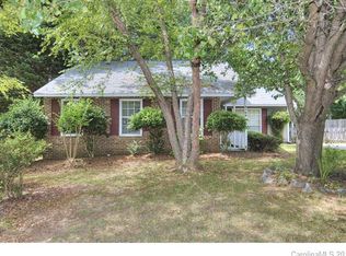 8709 Brinsdale Ct, Charlotte, NC 28227