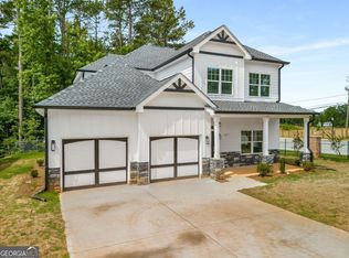 5311 Winmire Ln, Stone Mountain, GA 30088