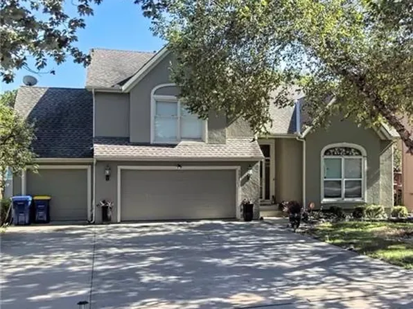 5621 W 151st Ter, Overland Park, KS 66223