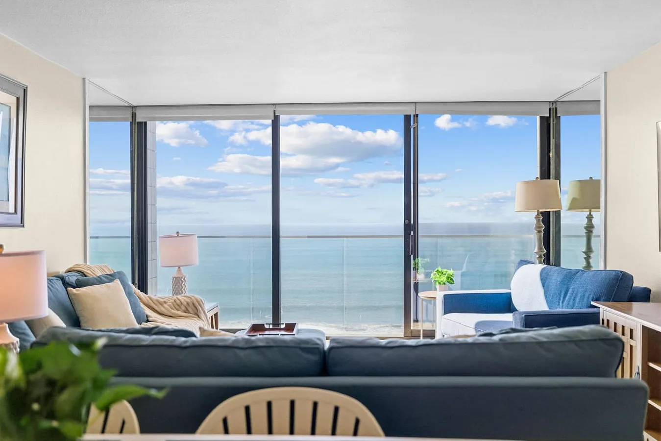 1 bed, 850 sqft, $3,917 — Photo 4