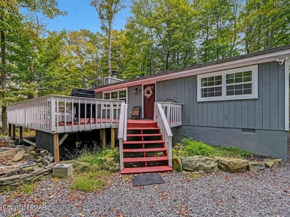 310 Maxatawny Dr, Pocono Lake, PA 18347