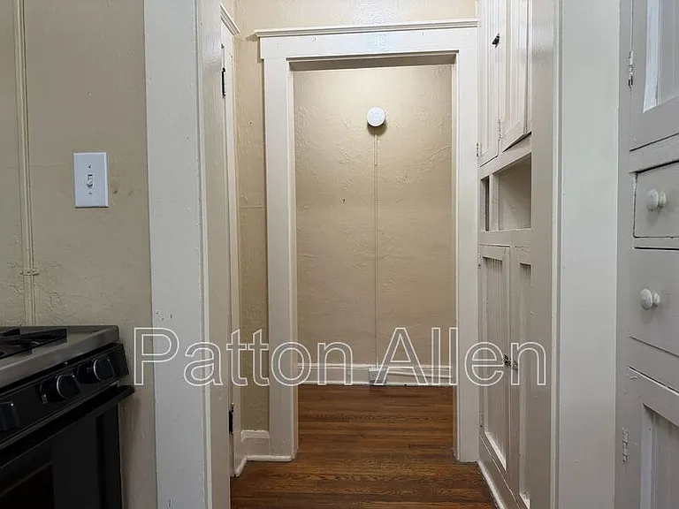 83 Edgemont Rd #4 — Photo 11